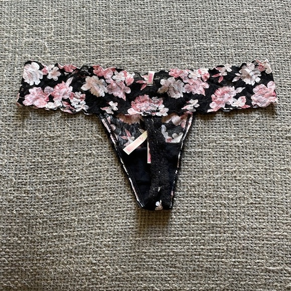 NEW VICTORIA’S SECRET Panty Bundle! - Picture 7 of 13